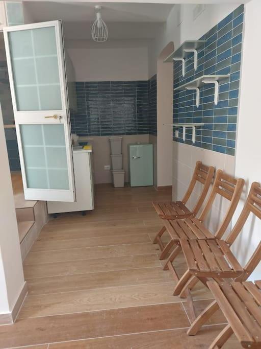 Characteristic Garibaldi Apartment Bari Exterior foto